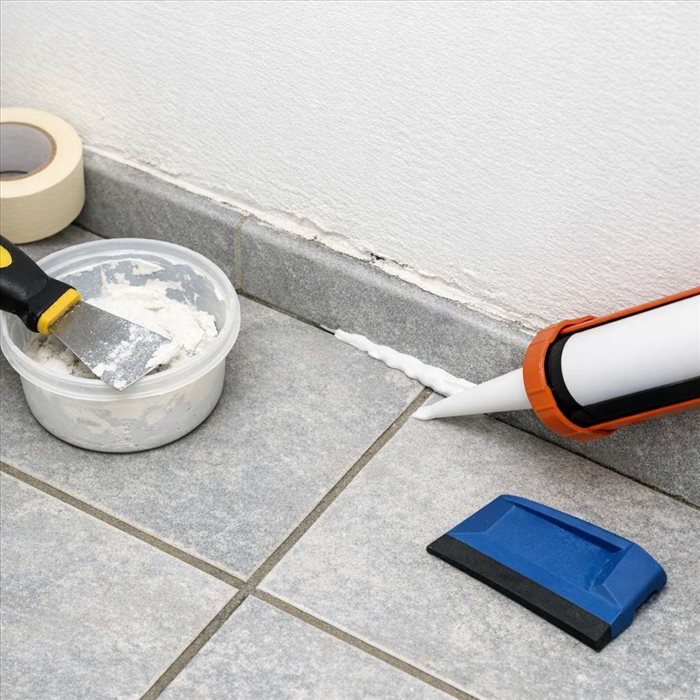 Comment combler un espace entre carrelage et mur ? Guide pratique