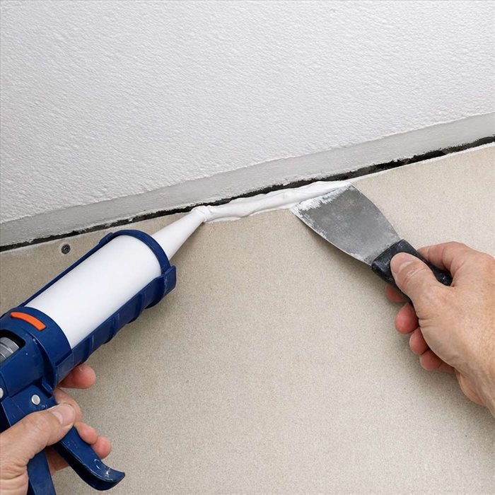 Comment combler un espace entre placo et plafond ? Guide simple